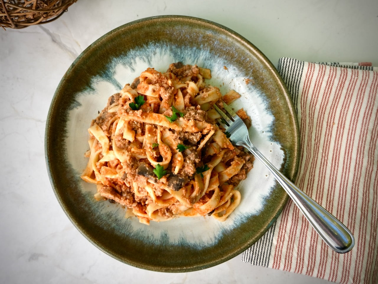 Bolognaise de bœuf Enright avec fettuccine et parmesan