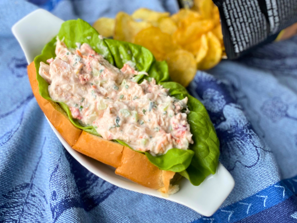 Guédille au homard et aux crevettes