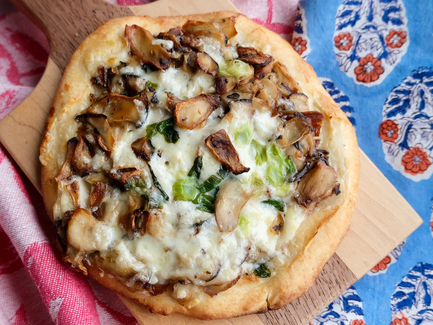 Pains Plats Gourmands : Champignons Bio Truffés à la Crème, Cheddar & Oignons Verts