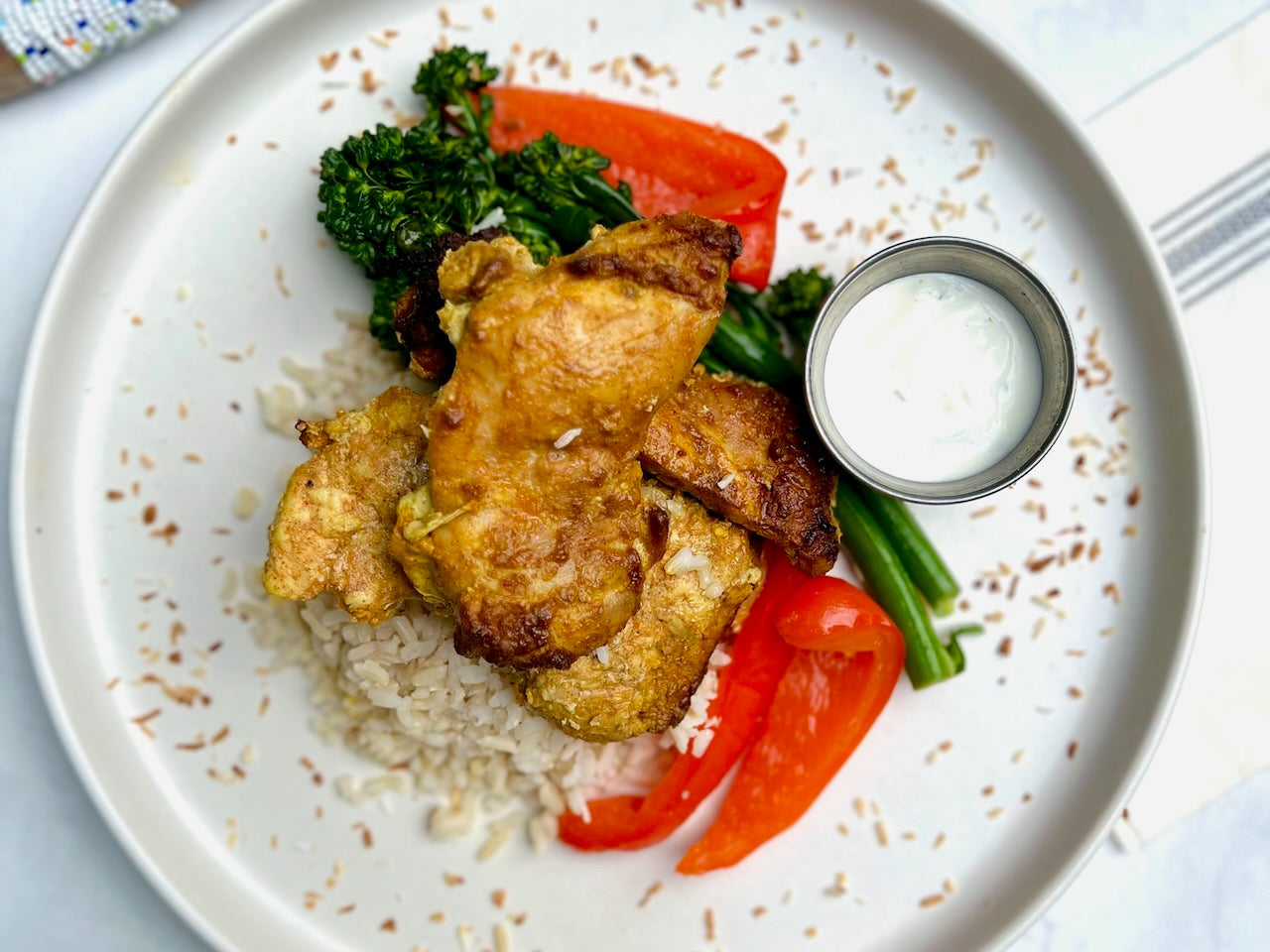 Poulet Tandoori (Cuisse) avec Aïoli à la Coriandre et Riz Brun à la Noix de Coco