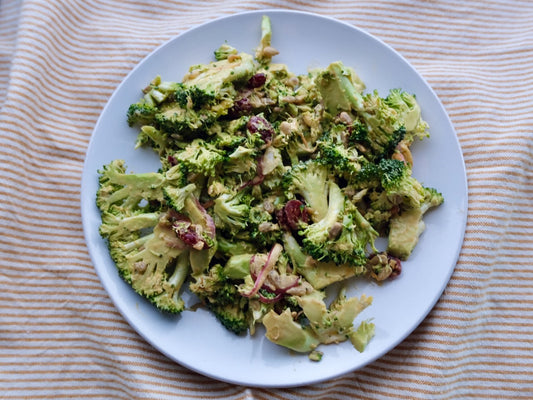 Broccoli Salad with Vegan Thousand Island Dressing, Dried 'Canneberges Outaouais' Cranberries, Red Onions & Sunflower Seeds