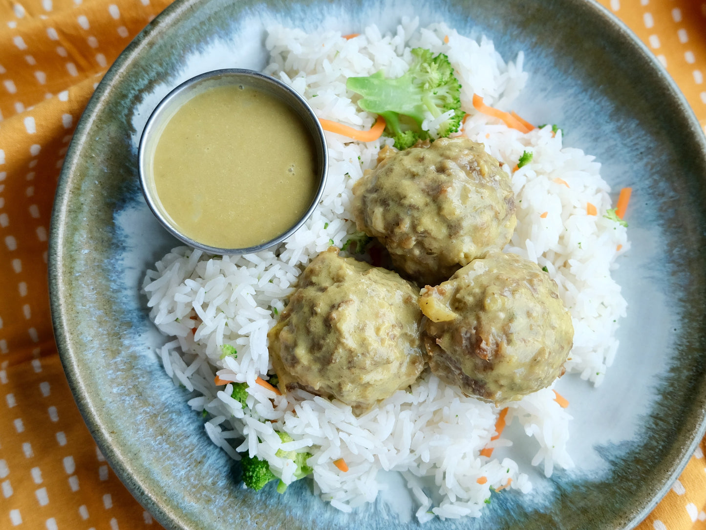 Thai Green Curry Beef Meatballs, Organic Rice with Carrots & Cabbage
