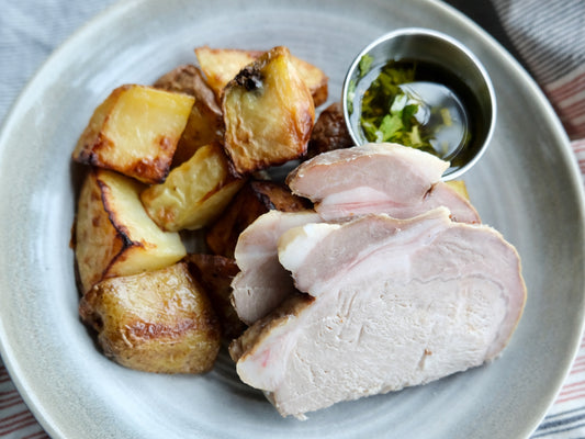 Lon­gue d'é­chine de porc « Berkshire » de l'Ontario, chimichurri et pommes de terre rôties