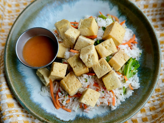 Sauté de légumes et tofu bio au riz et à la sauce aigre-douce